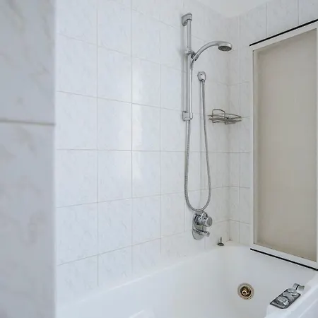 Marina Bike Family Apartment